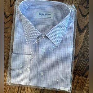 NWT Men’s custom made dress shirt 42 regular